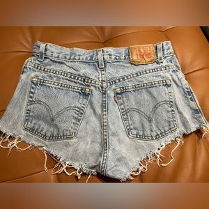 Vintage Levi’s 550 Cut-Off ‘Daisy Dukes’ Jean Shorts
